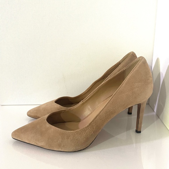 Banana Republic Cream Suede Heels - Picture 4 of 6